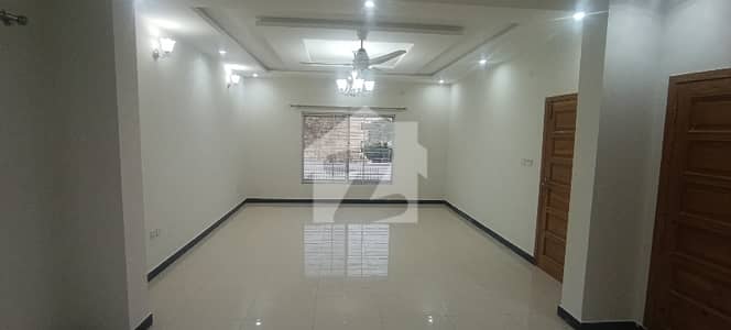 1 KANAL DOUBLE STOREY HOUSE FOR SALE