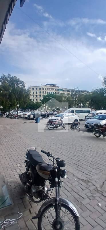 ایف ۔ 11 اسلام آباد میں 4 مرلہ Studio دکان 4.5 لاکھ میں کرایہ پر دستیاب ہے۔