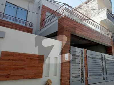 بابر کالونی رحیم یار خان میں 5 کمروں کا 9 مرلہ مکان 1.9 کروڑ میں برائے فروخت۔