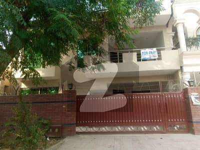I-8 Beautiful Near Kachnar Park Full House For Rent.
