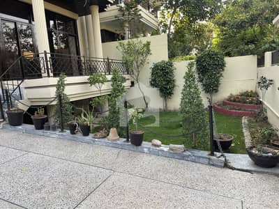 F-11 Islamabad Beautiful Corner House For Rent