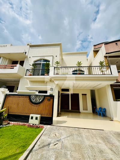 8 MARLA LUXURY DOUBLE UNIT HOUSE AVAILABLE FOR SALE