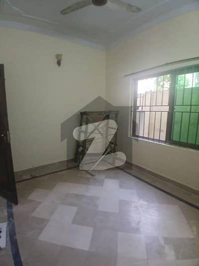 25*40 Upper Portion Available For Rent In G13