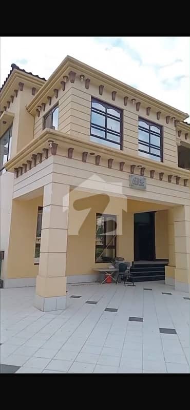 ڈی ایچ اے فیز 5 ڈی ایچ اے ڈیفینس,کراچی میں 7 کمروں کا 2 کنال مکان 7.75 لاکھ میں کرایہ پر دستیاب ہے۔
