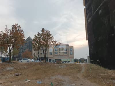 8 Marla Commercial Plot On Outstanding Location For Sale.