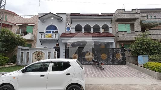 Prime Location House Of 12 Marla Available For sale In Jinnah Gardens Phase 1