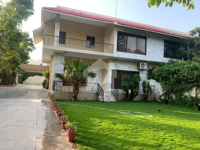 Investor Alert 888sqy AN ELITE ADDRESS: PRIME F-8 MANSION, 5 bed, big Lawn on Sale