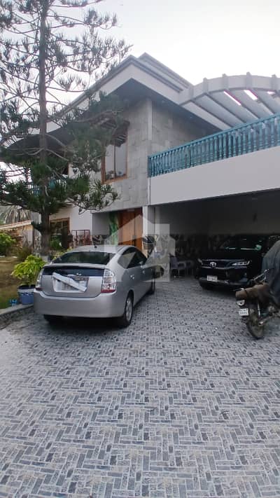1000 Square Yard Bungalow Available For Sale DHA