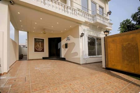 5 MARLA ELEGANT AND FULLY MAINTAINED SUPER HOT LOCATED BUNGALOW IS AVAILABLE IN THE BEST BLOCK OF DHA LAHORE.