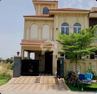 5 MARLA ELEGANT AND FULLY MAINTAINED SUPER HOT LOCATED BUNGALOW IS AVAILABLE IN THE BEST BLOCK OF DHA LAHORE.