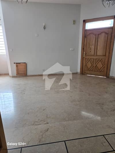 Independent Ground Portion Unfurnished With Lawn