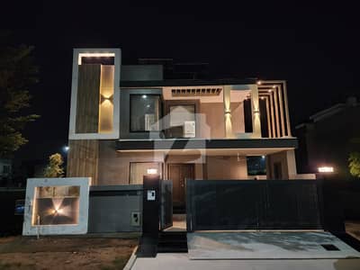 **Prime 10 Marla House For Sale In Park View City, Lahore**