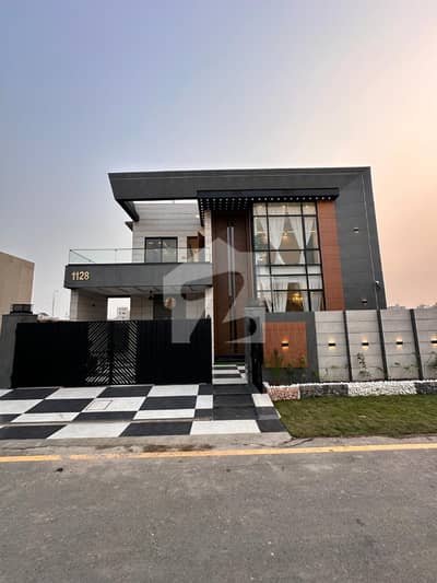 10 Marla Luxury House For Sale In ParkView City, Lahore