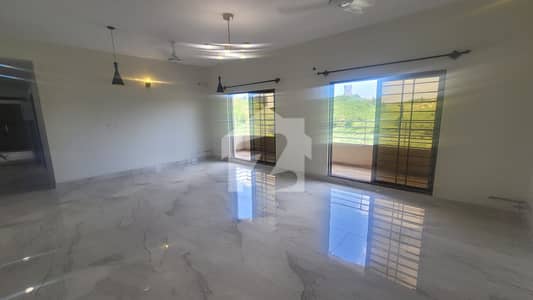Luxurious 3-Bedroom Flat In Tower 4, DHA 5 For Sale