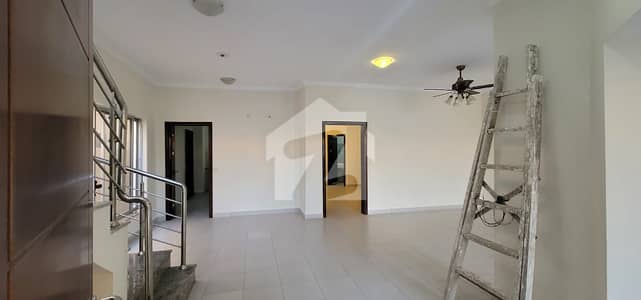 Quaid Villa West Open 200 Square Yards 03 Bedrooms for Sale Bahria Town Karachi Precinct 02