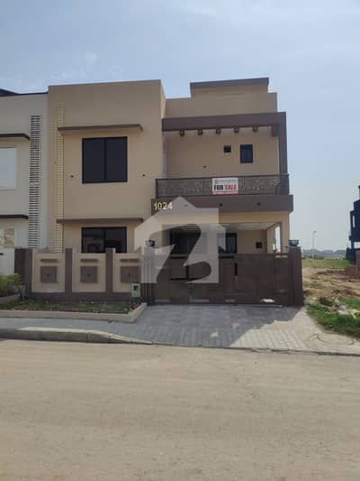 Double Unit 9 Marla Brand New House M Block Phase 8