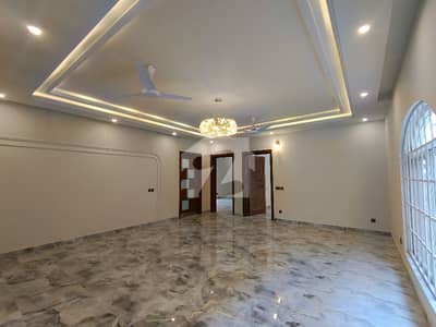 E-11 Mind Blowing Location What A Outstanding Luxury Upper Portion 3 Beds Tv/L For Rent