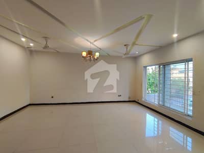 E-11/3 Mind Blowing Location What A Outstanding Upper Portion For Rent