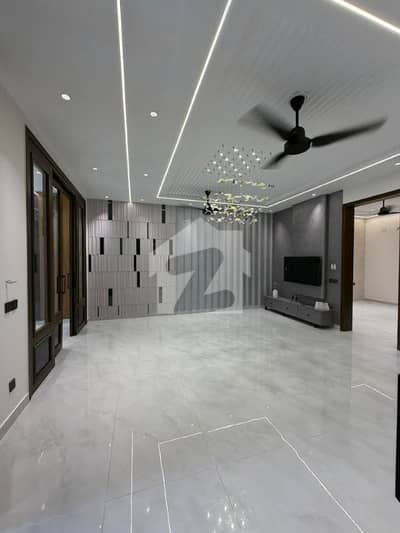 7 Marla House Available For Rent 7 Marla House Available For Rent