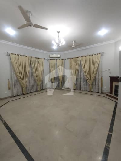 F11 Mind Blowing Location What A Outstanding Double Storey Full House With Huge Extra Land Maintain Lawn For Rent