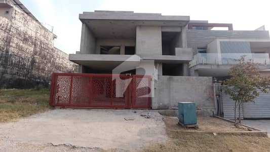 10 Marla ( 30*70 ) Grey Structure House + Margalla Face + Near To Double Road. 10 Marla ( 30*70 ) Grey Structure House + Margalla Face + Near To Double Road.