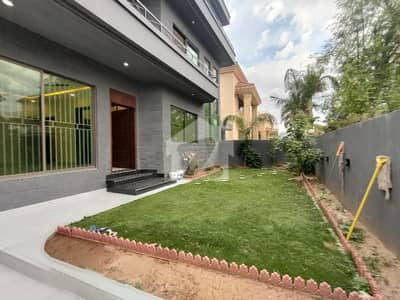 F11 Mind Blowing Location What A Outstanding Like A Brand New Ground & Upper Double Storey Full House For Rent