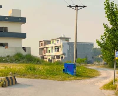 3 Side Odd Corner 6 Marla Plot In University Town Islamabad | Investor Price | RDA Approved