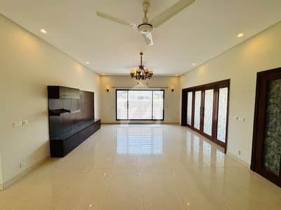 20 MARLA HOUSE FOR RENT IN DHA PHASE 7 WITH SOLAR