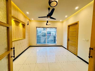BRAND NEW 5 BEDROOMS HOUSE IN BAHRIA TOWN