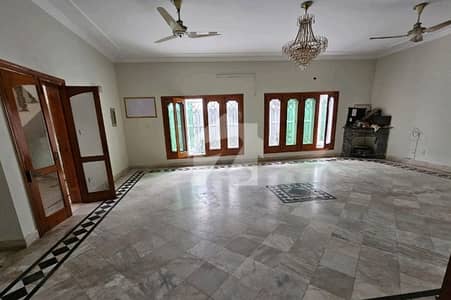 House Is Available For Sale In F-11/2
