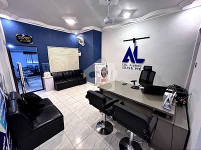 NEWLY RENOVATED COMMERCIAL OFFICE 600SQ. FT AVAILABLE FOR RENT IDEAL LOCATION