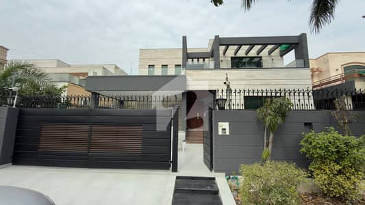 Fully Basement Double Unit 1 Kanal Bungalow On 60 Feet Road For Sale At Prime Location Of DHA Lahore Near To Park, Masjid And Commercial Market.