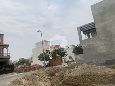 بحریہ ایجوکیشن اینڈ میڈیکل سٹی بلاک بی بحریہ ایجوکیشن اینڈ میڈیکل سٹی,لاہور میں 5 مرلہ رہائشی پلاٹ 22.25 لاکھ میں برائے فروخت۔ بحریہ ایجوکیشن اینڈ میڈیکل سٹی بلاک بی بحریہ ایجوکیشن اینڈ میڈیکل سٹی,لاہور میں 5 مرلہ رہائشی پلاٹ 22.25 لاکھ میں برائے فروخت۔