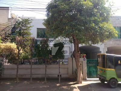 House Spread Over 10 Marla In Eden Avenue Available