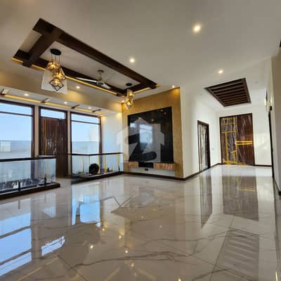 Exclusive 300 Yards Brand House