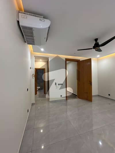 Top Class Location At F-11 Islamabad 2 Bedroom 1450 Square Feets Apartment For Sale