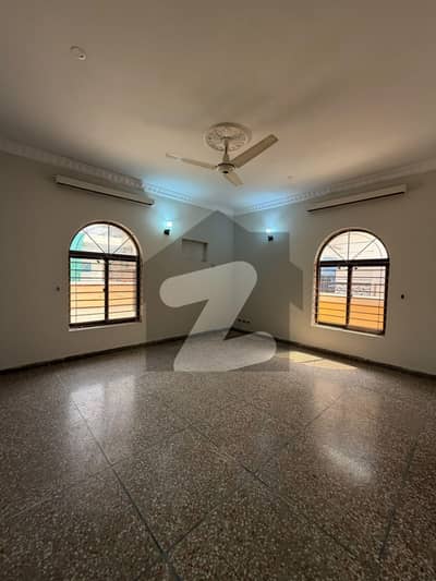 Beautiful Fully Renovated Upper Portion (1000 Square Yards) At Top Location Of G-11/3 Available For Rent
