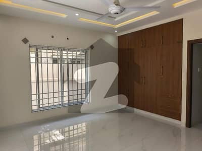BRAND NEW LOWER PORTION AVAILABLE FOR RENT IN I-8/2 BRAND NEW LOWER PORTION AVAILABLE FOR RENT IN I-8/2