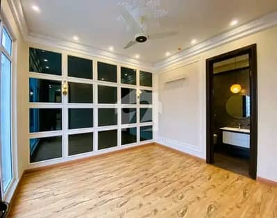BEAUTIFUL BRAND NEW 10 MARLA HOUSE FOR RENT