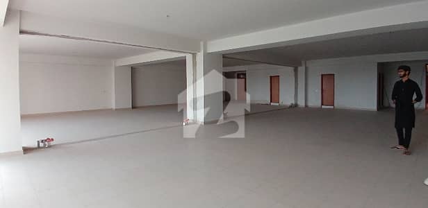 شاہراہِ فیصل کراچی میں 16 مرلہ Studio دفتر 7.65 لاکھ میں کرایہ پر دستیاب ہے۔