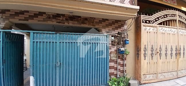 چمن پارک لاہور میں 10 کمروں کا 10 مرلہ مکان 4.2 کروڑ میں برائے فروخت۔
