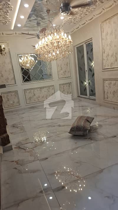 واپڈا ٹاؤن فیز 1 واپڈا ٹاؤن,لاہور میں 8 کمروں کا 1 کنال مکان 10.7 کروڑ میں برائے فروخت۔ واپڈا ٹاؤن فیز 1 واپڈا ٹاؤن,لاہور میں 8 کمروں کا 1 کنال مکان 10.7 کروڑ میں برائے فروخت۔