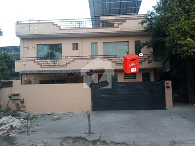 *G,11/ 2- 40*80- UPPER PORTION FOR RENT 4 BED ATTACHED BATH DD MARBLE FLOOR BEST LOCATION NAYER TO PARK MOSQUE MARKET RENT 1,20,000 , IMTIAZ 03335241734*