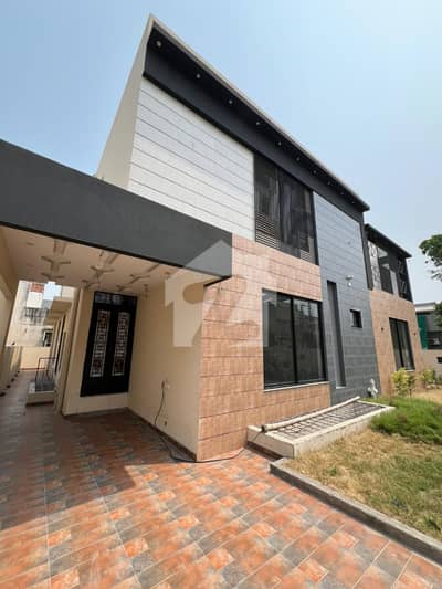 Luxury 23 Marla Corner House with Full Basement & Home Theater Luxury 23 Marla Corner House with Full Basement & Home Theater