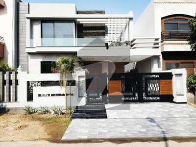 10-Marla Luxury House For Sale Owner Very Needy Cost Price House At Hot Location