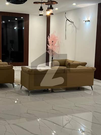 ڈی ایچ اے فیز 8 ڈی ایچ اے ڈیفینس,کراچی میں 6 کمروں کا 1 کنال مکان 26.0 کروڑ میں برائے فروخت۔