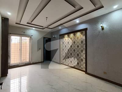 7.5 Marla Slightly Used House In Lake City | Excellent Condition