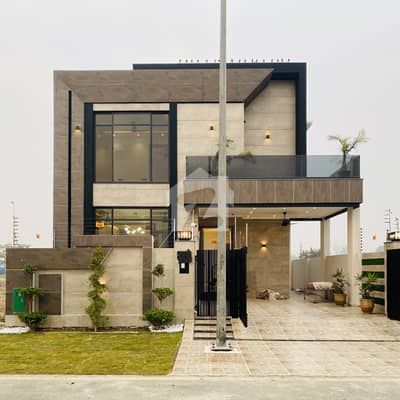 ڈی ایچ اے فیز 7 - بلاک وائے فیز 7,ڈیفنس (ڈی ایچ اے),لاہور میں 4 کمروں کا 10 مرلہ مکان 6.5 کروڑ میں برائے فروخت۔