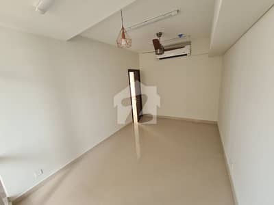 Ready To Buy A Prime Location Flat 2500 Square Feet In Karachi