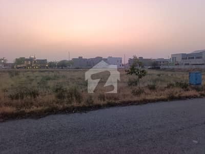 5 Marla Plot In Motorway City